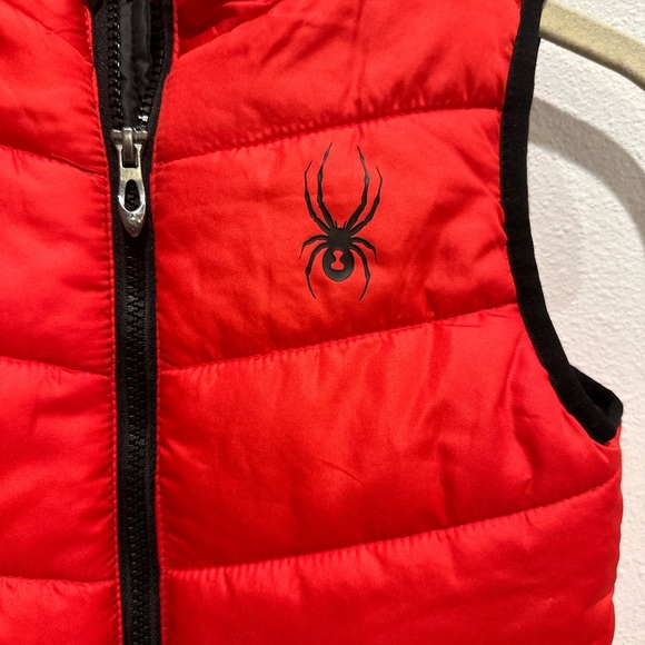 Boys spyder red vest  with black trim in a size 4t - Picture 2 of 4